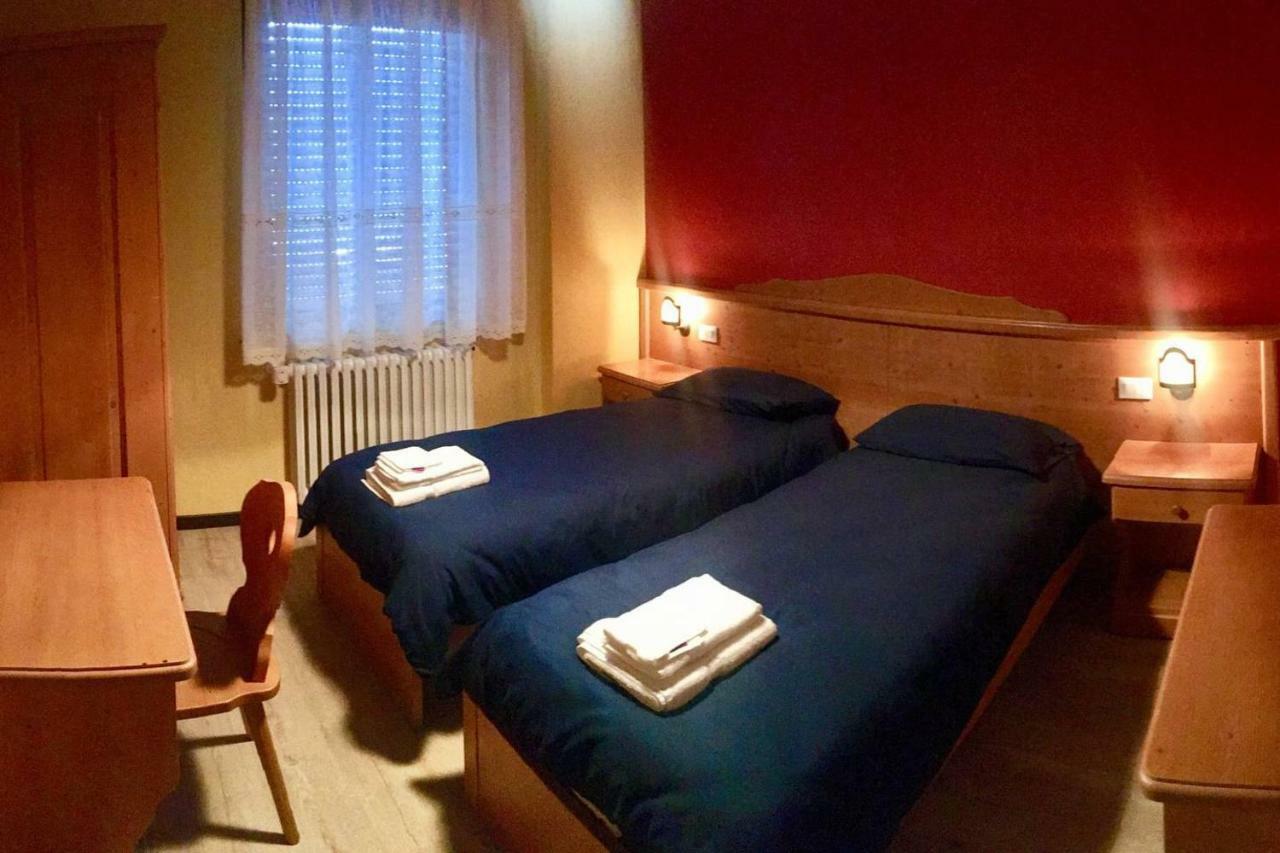 Lozzo Di Cadore - Dolomiti - Piazza IV Novembre Lozzo Cadore المظهر الخارجي الصورة